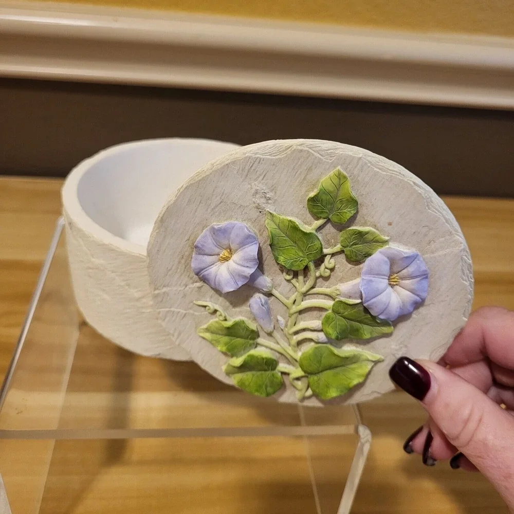 Beautiful Noble‎ Excellence Morning Glory Trinket Box With Lid